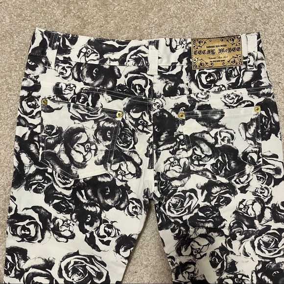 Cecil McBee Japanese Floral Skinny Jeans - Picture 4 of 9